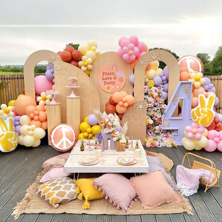 8pcs Groovy Retro Hippie Balloon Set