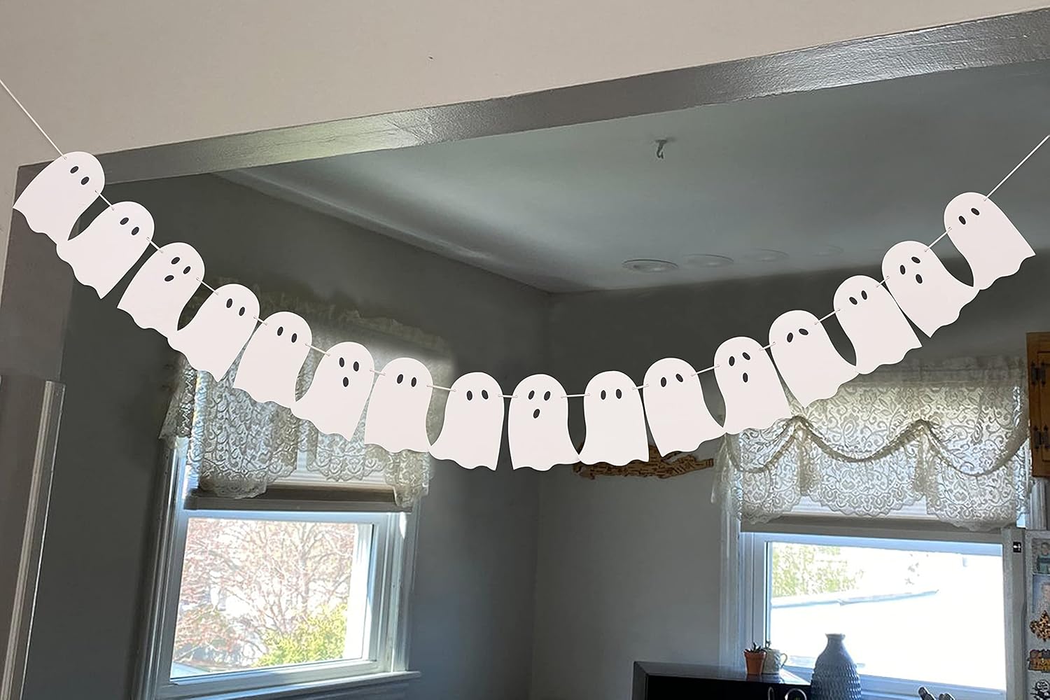 Halloween Ghost Garland 16 pcs Decor