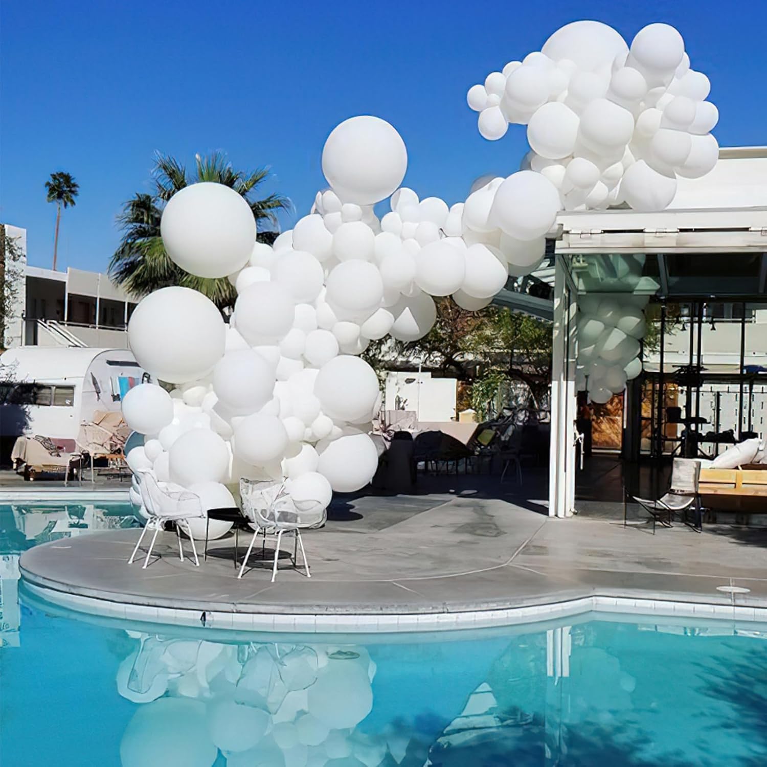 PartyWoo 120 White Balloons Different Sizes Decoration Kit