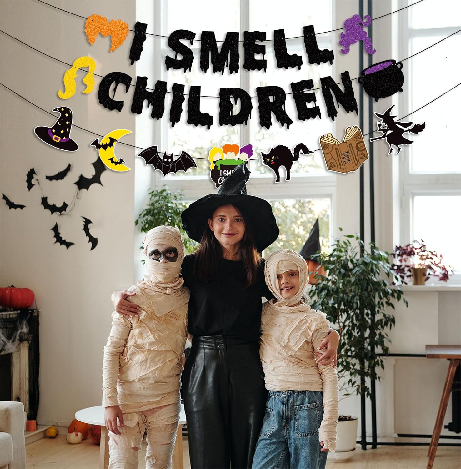 JOZON Black Glittery I Smell Children Halloween Banner